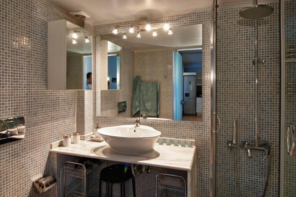 Acropolis Luxury Apartment With Balcony 아테네 외부 사진
